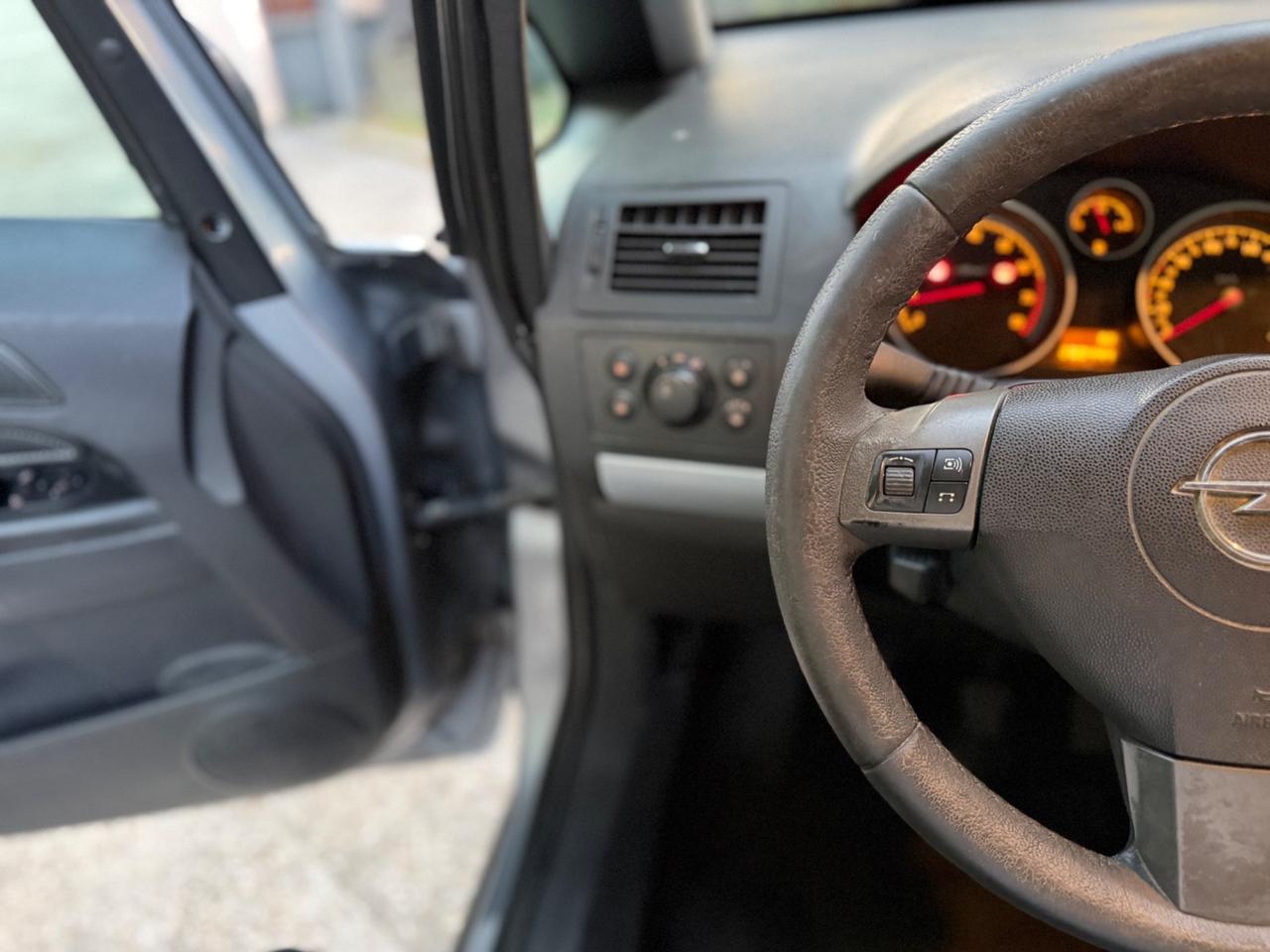 Opel Zafira 1.6 16V ecoM 94CV Cosmo