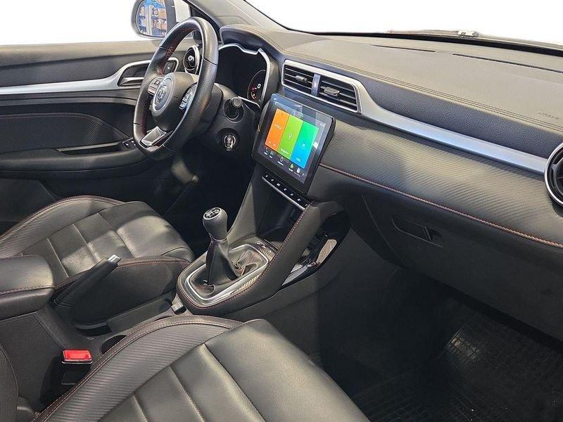 MG ZS Benzina MG ICE 1.5L MT LUX Dover White DARK interior