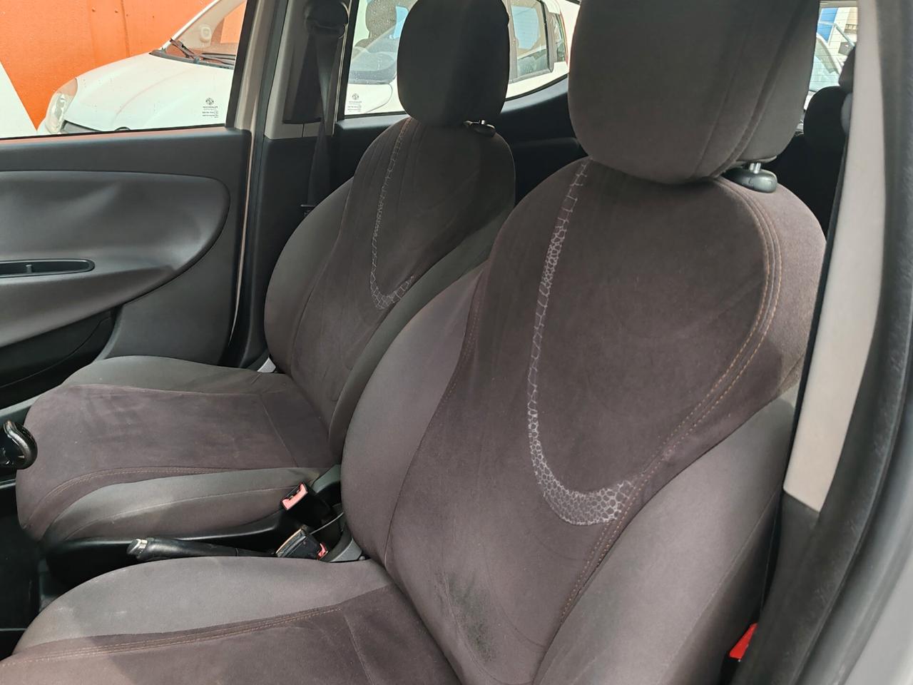 Lancia Ypsilon 1.2 69 CV 5 porte GPL Ecochic Gold