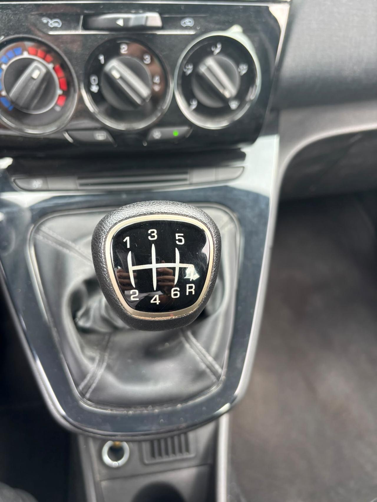 Lancia Ypsilon 1.0 FireFly 5 porte S&S Hybrid Gold Plus