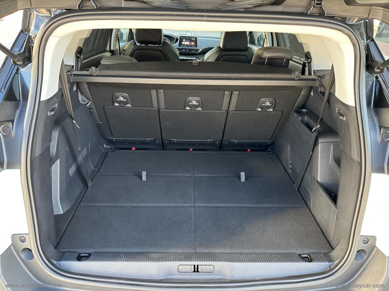 PEUGEOT 5008 BlueHDi 120 S&S EAT6 Allure