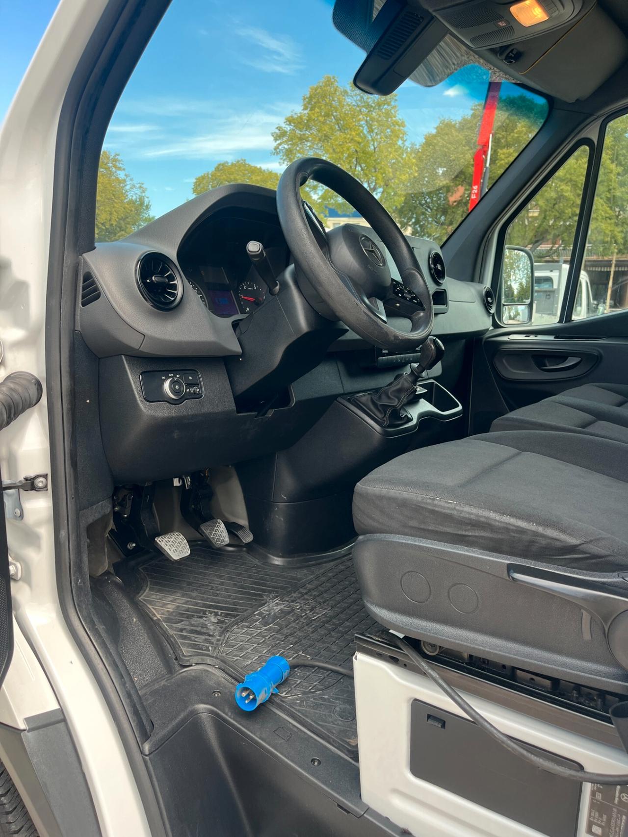 MERCEDES FRIGO CARRIER XARIOS