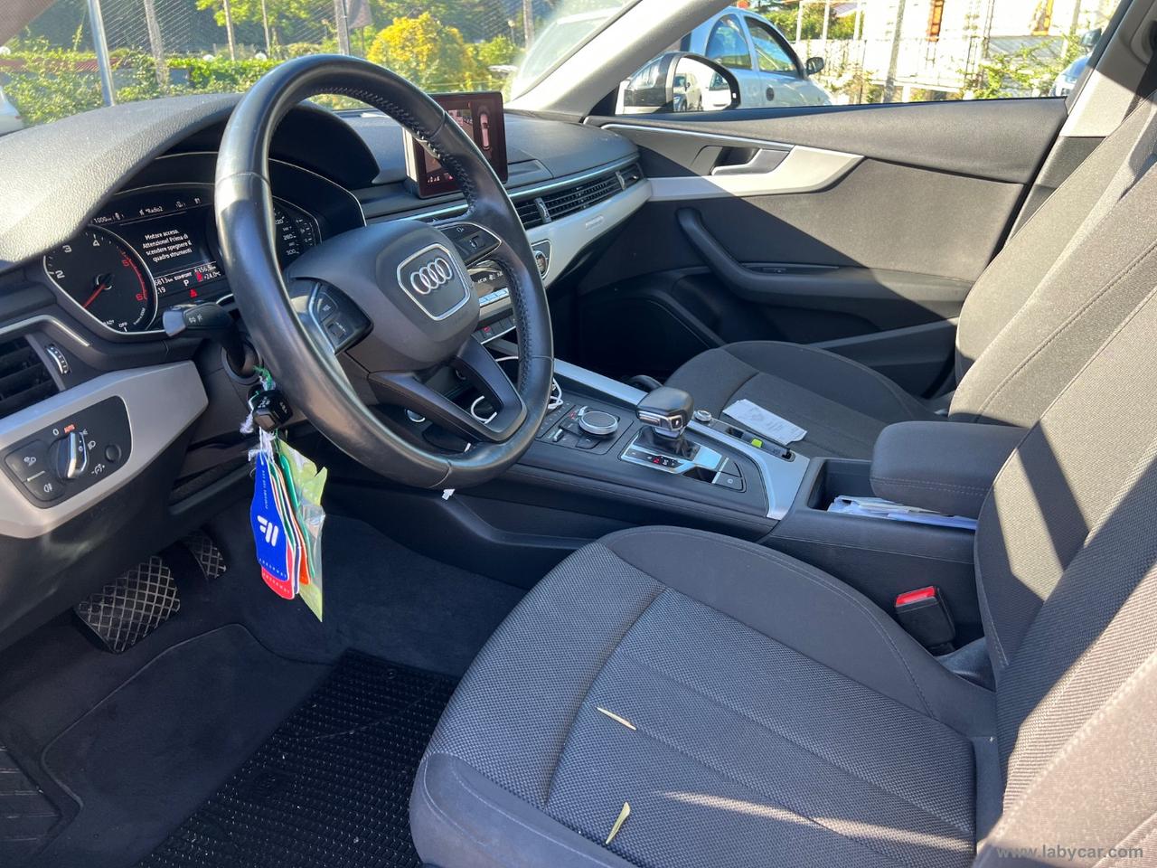 AUDI A4 40 TDI quattro S tronic Business Adv.