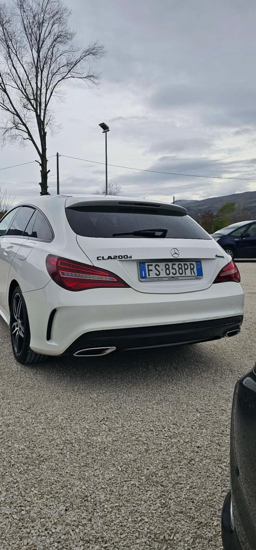 Mercedes-benz CLA 200 4Matic Shooting Brake AMG Automatic Premium
