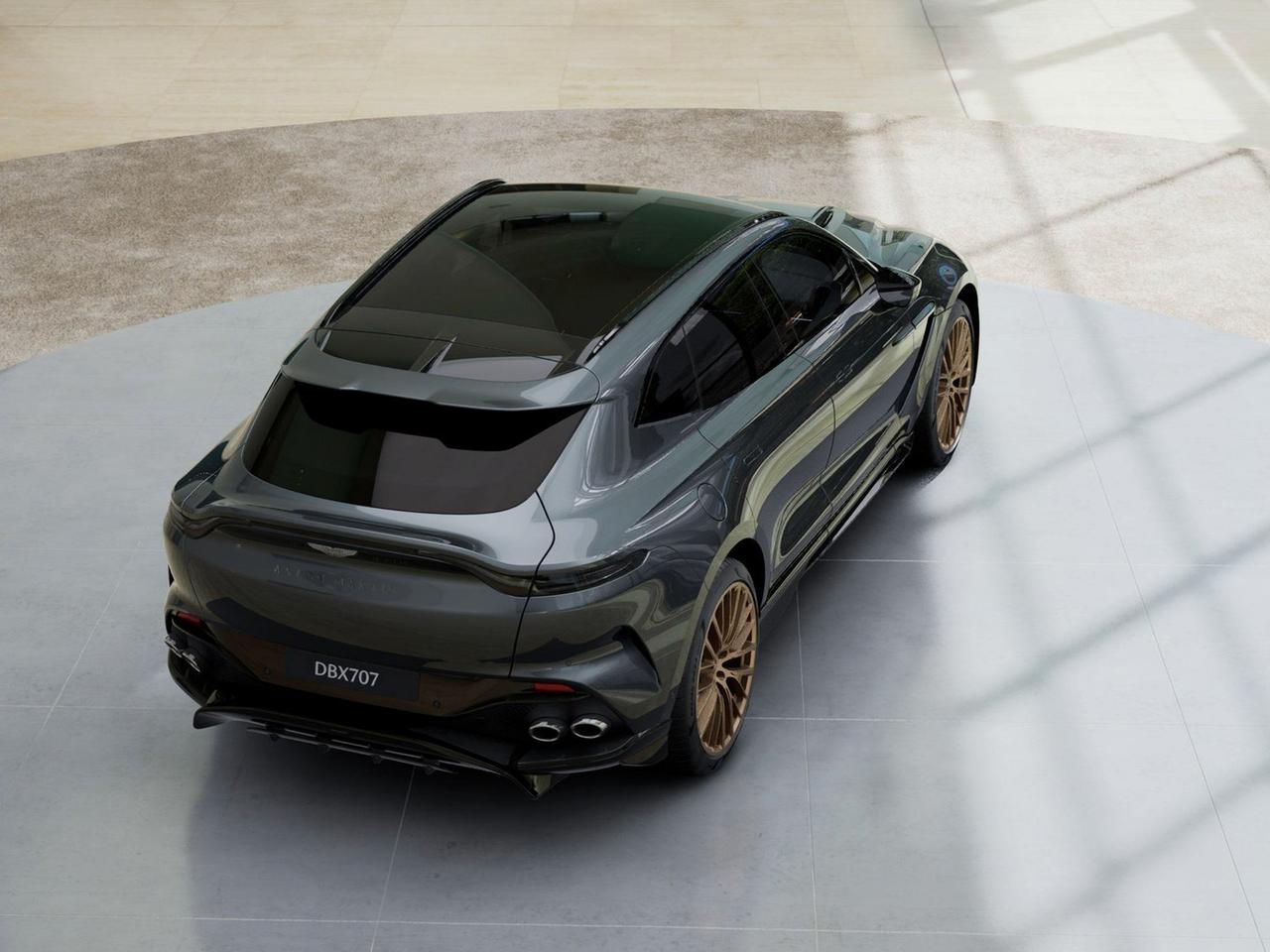 ASTON MARTIN DBX 707 26MY
