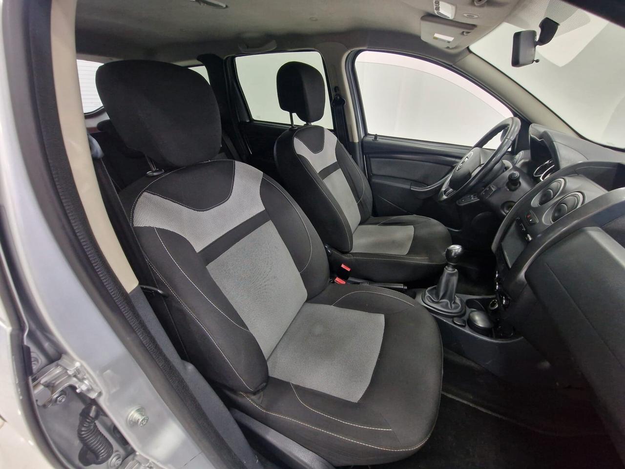 Dacia Duster 1.5 dCi 110CV. 4x4 con Gancio Traino Lauréate