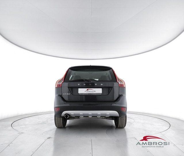 VOLVO XC60 D4 Momentum - PER OPERATORI DEL SETTORE