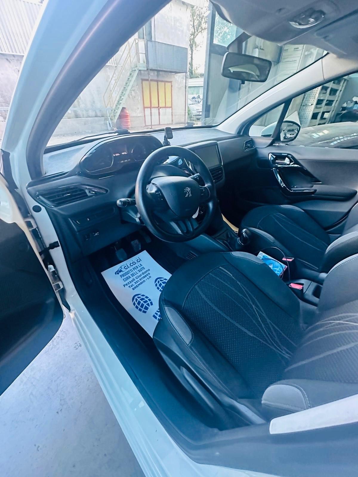 Peugeot 208 1.2 VTi 82 CV 5 porte Active benzina e gpl