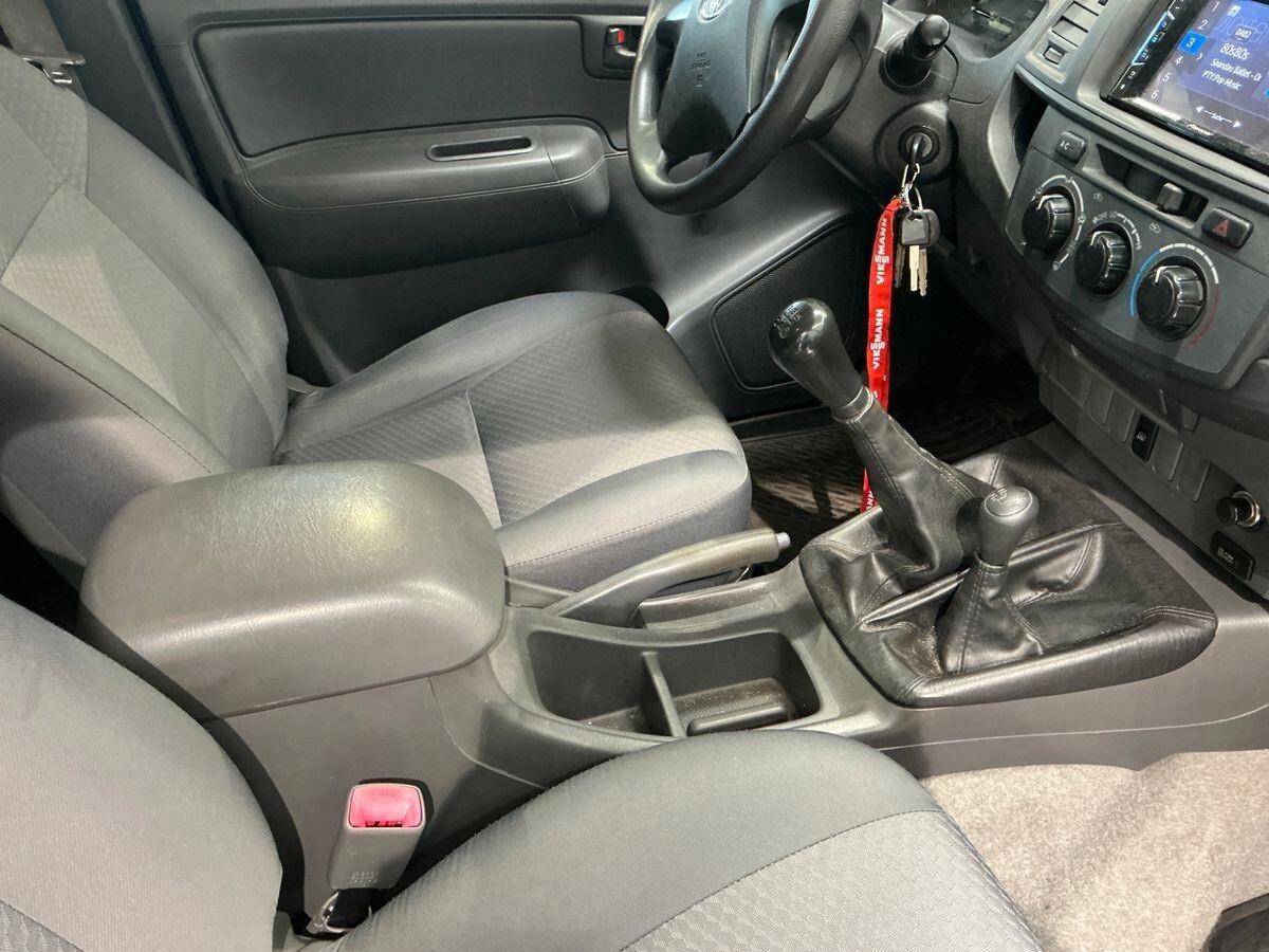Toyota Hilux 2.5 D-4D 4WD 4p. Double Cab GX 4x4