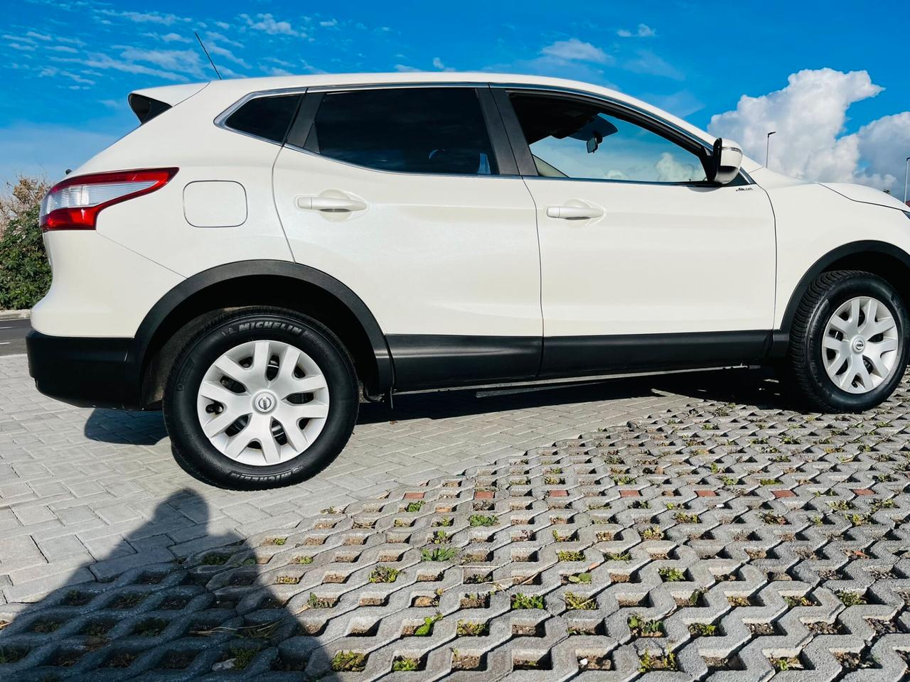 Nissan Qashqai 1.5 dCi Tekna diesel corso sicilia n 34 paterno'