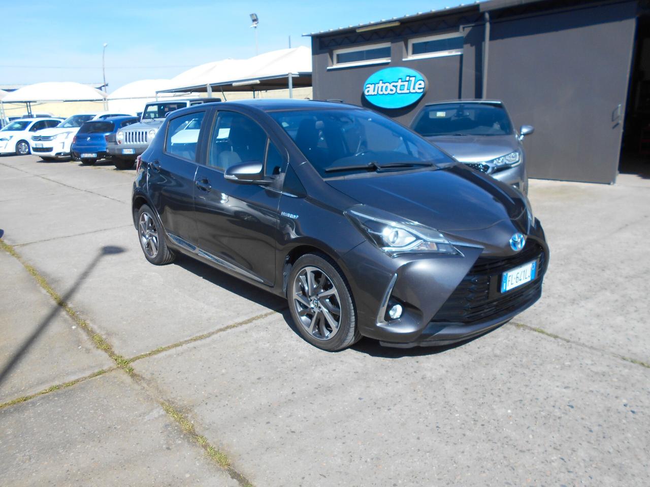 Toyota Yaris 1.5 Hybrid 5 porte Business