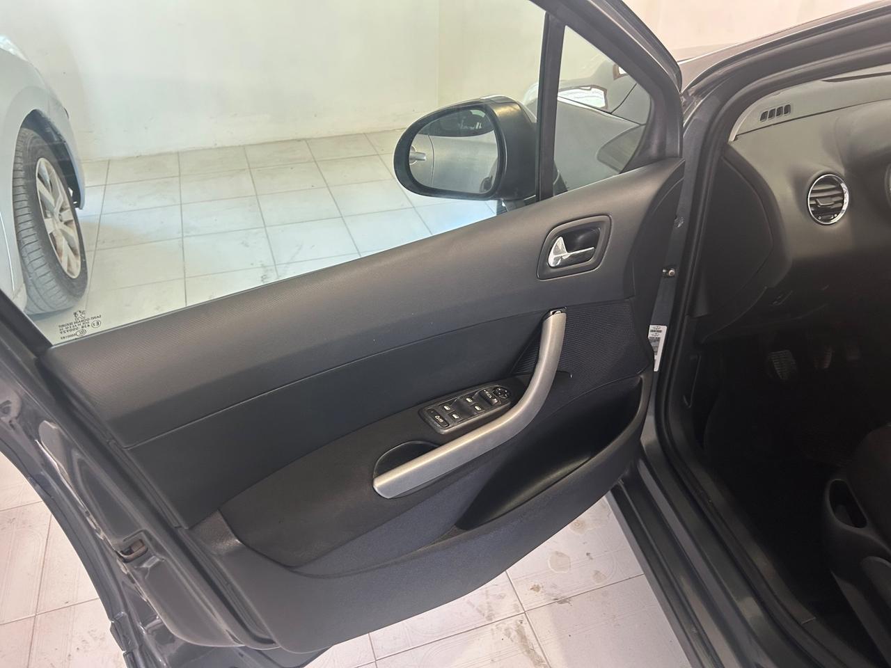 Peugeot 308 2.0 HDi 5p. Féline
