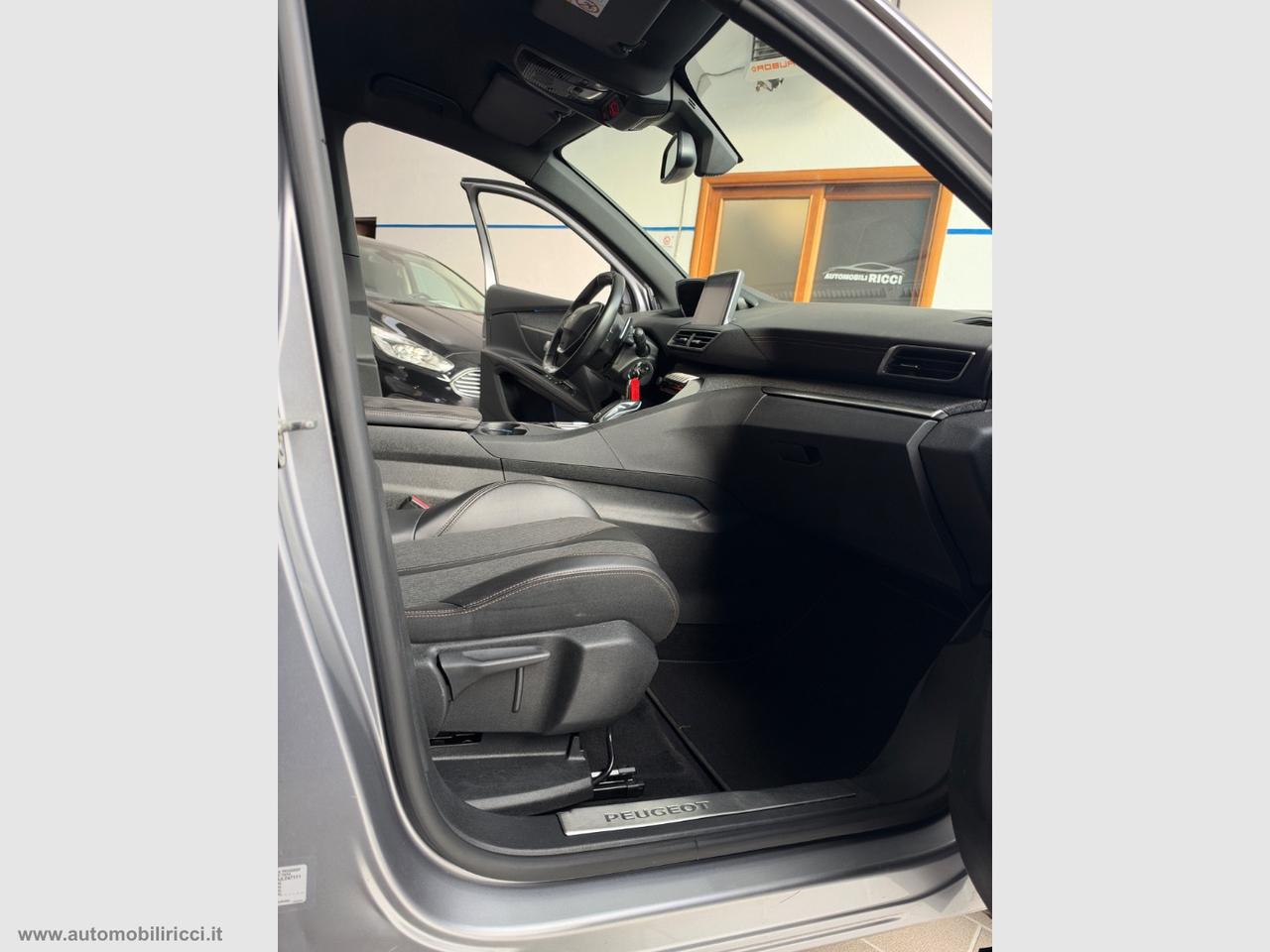 PEUGEOT 5008 BlueHDi 130 S&S EAT8 GT Line 7 POSTI
