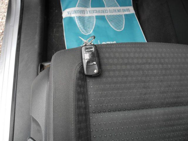 VOLKSWAGEN Touran 1.9 TDI 105cv -AUTOCARRO 5 POSTI- OK NEOPATENTATI