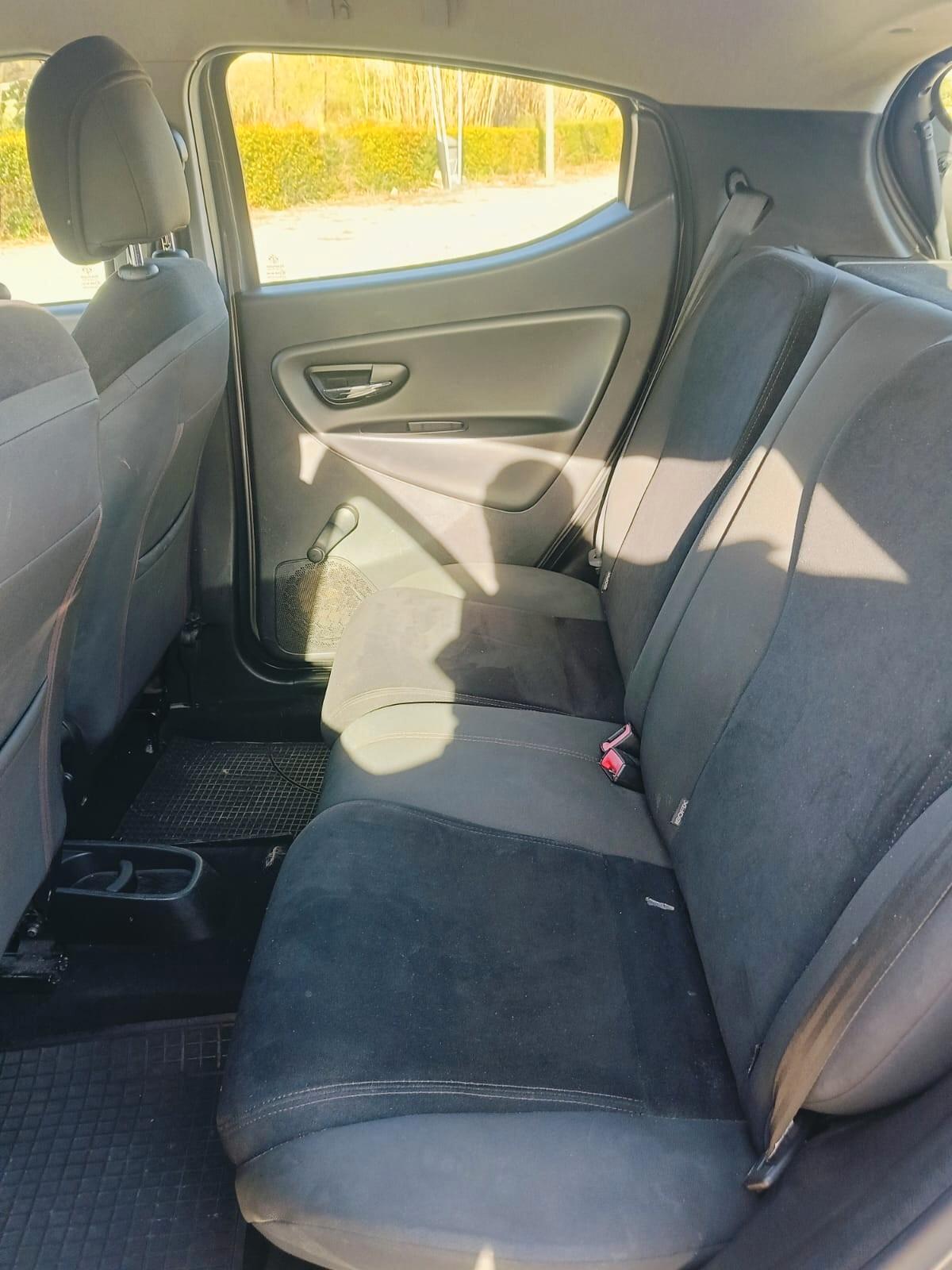 Lancia Ypsilon 1.4 Unyca Ecochic GPL