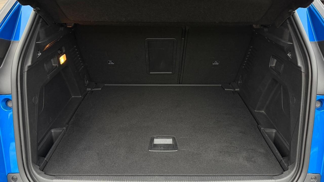 PEUGEOT 3008 1.5 BLUEHDI ACTIVE BUSINESS 131CV - FULL LED, VIRTUAL COCKPIT, NEOPATENTATI