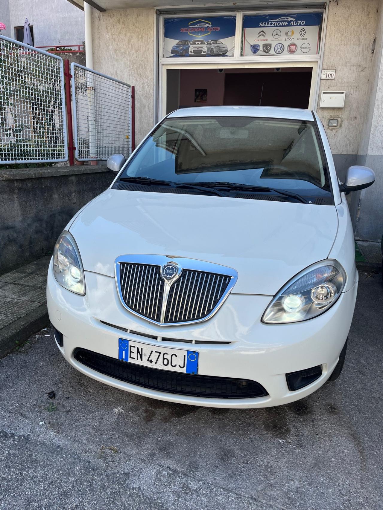 Lancia Ypsilon 1.4 Unyca Ecochic GPL FINE 2012