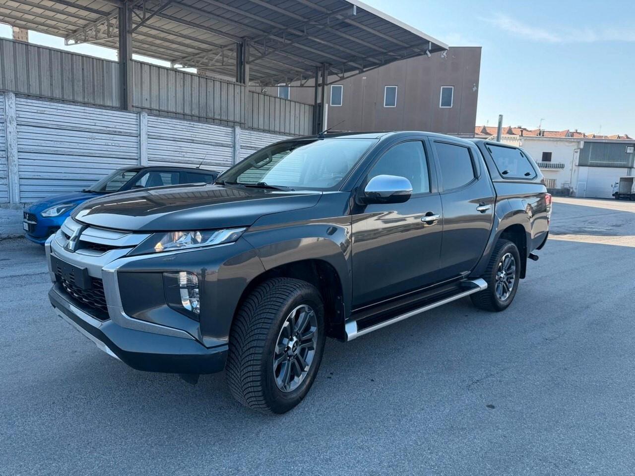 Mitsubishi L200 2.3 D Double Cab 4x4 Super Select P2 Intouch Intense