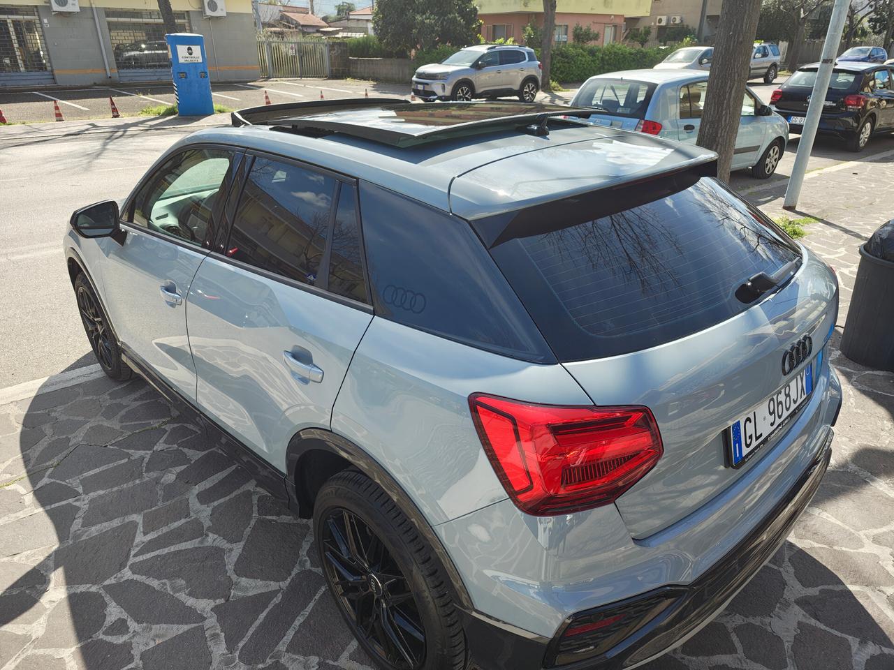 Audi Q2 35 TDI S tronic Identity Black