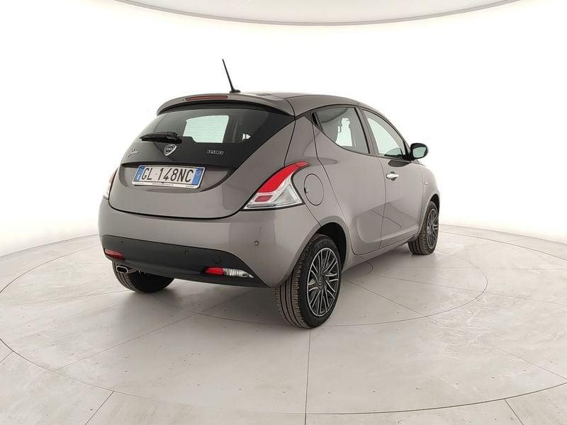 Lancia Ypsilon 1.0 FireFly 5 porte S&S Hybryd Gold