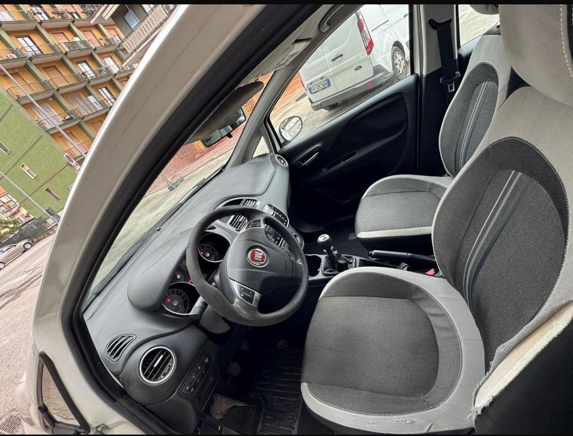 Fiat Punto 1.4 S&S 8V 5 porte Lounge