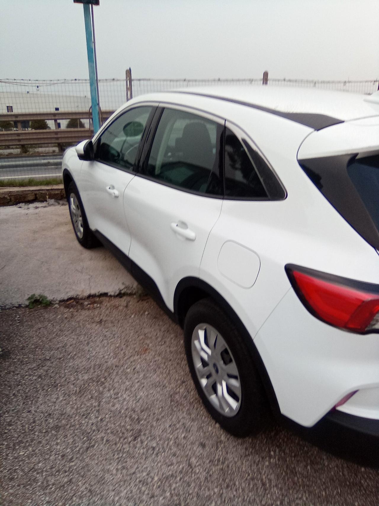 Ford Kuga 1.5 EcoBlue 120 CV 2WD Titanium gancio traino