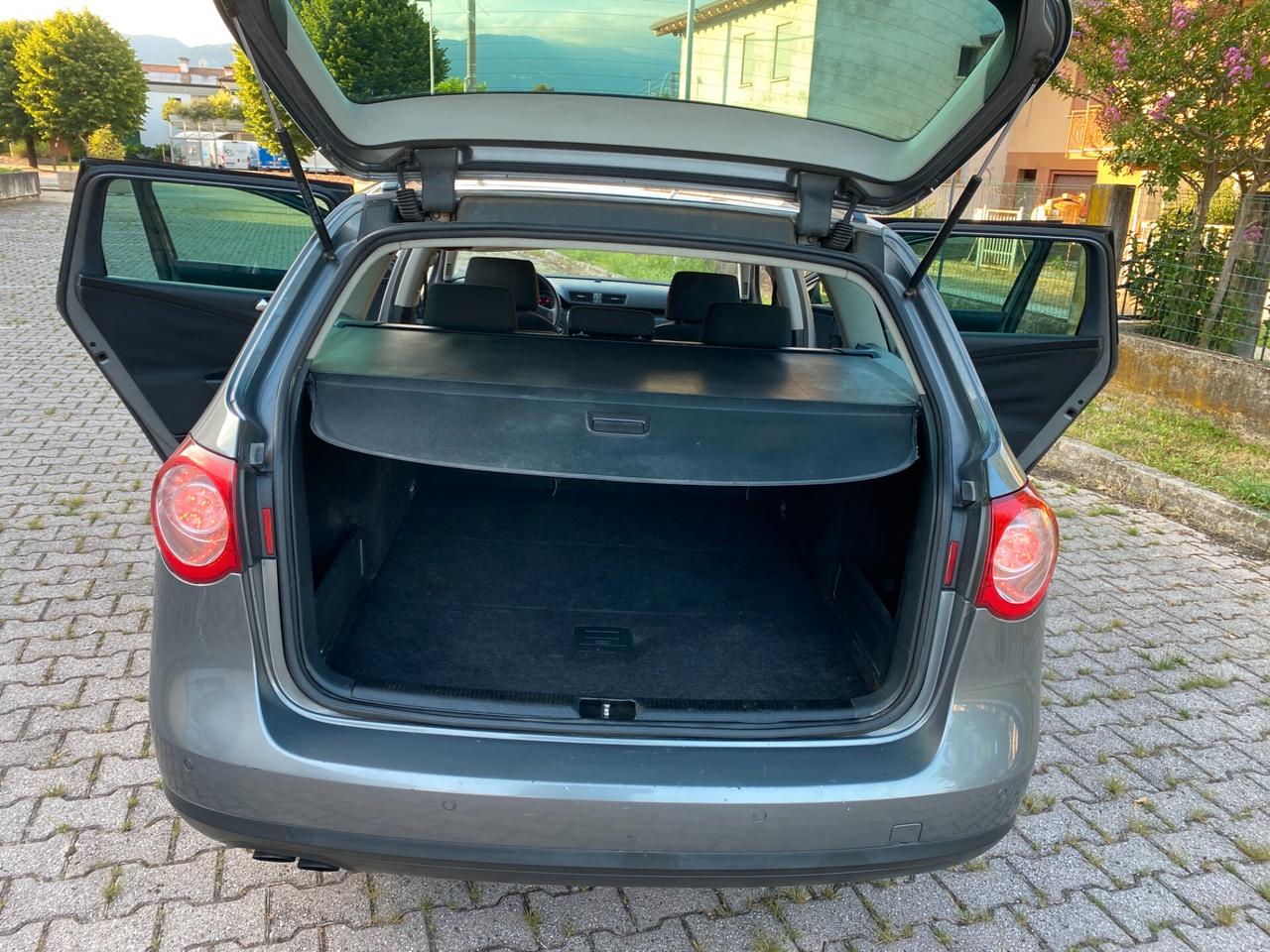 Volkswagen Passat 2.0TDI Highline OK NEOPATENTATI