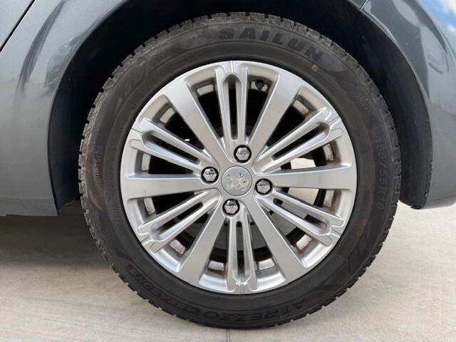 Peugeot 208 PureTech 82 5 porte Allure 2017