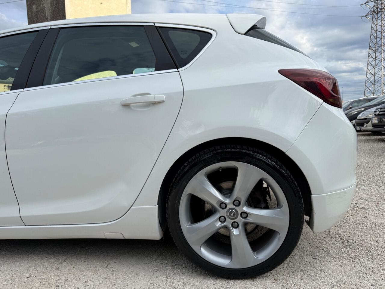 Opel Astra 1.7 CDTI 110CV UNICO SPORT OPC