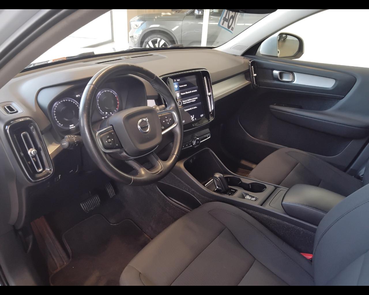 VOLVO XC40 - XC40 1.5 t2 Momentum Pro auto my21