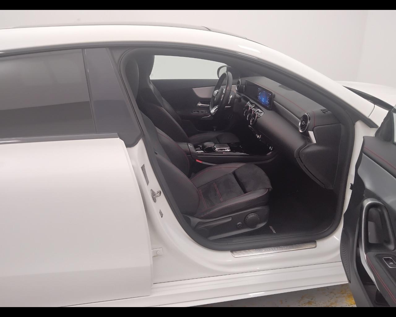 Mercedes-Benz CLA Sh.Brake - X118 - CLA Shooting Brake 200 d Premium auto