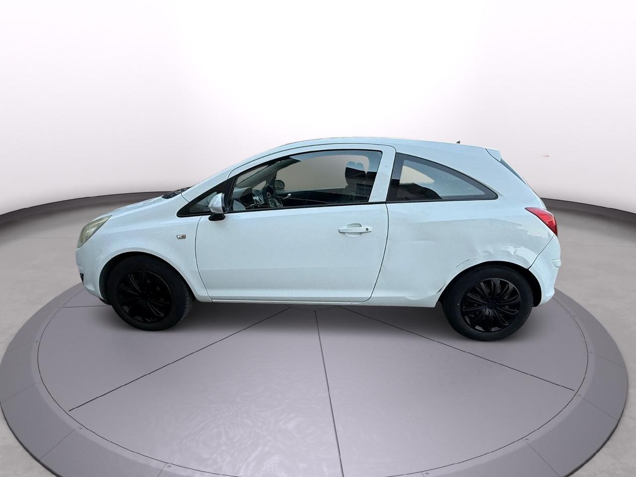 Opel Corsa 1.3 CDTI anno 2010 neo patentati