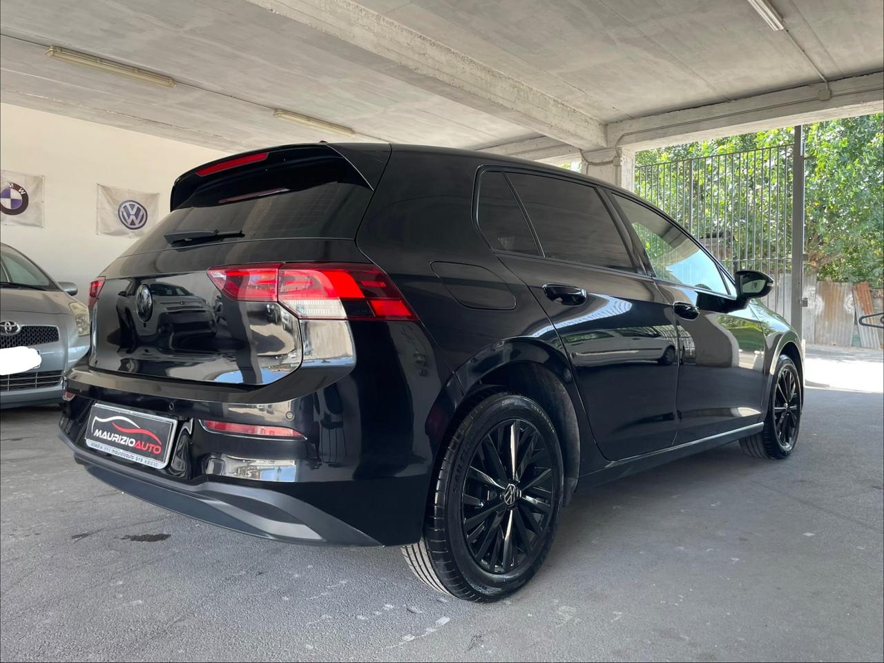VOLKSWAGEN GOLF 8 1.0 TSI 110 CV EVO LIFE FULL GARANZIA UFFICIALE FINO 9/2027