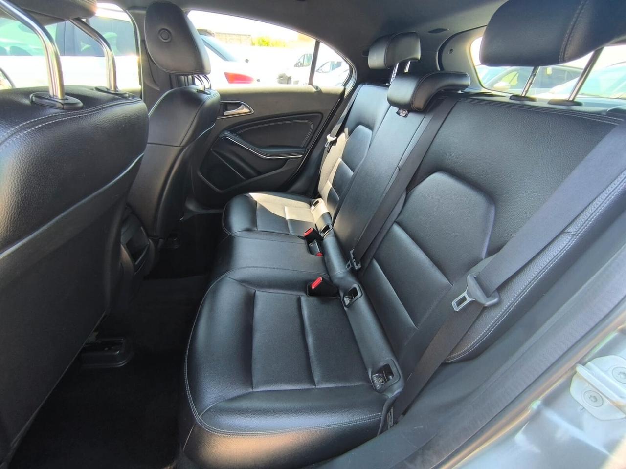 Mercedes A 180d Automatic Sport 1.5 cc 110 cv 2017
