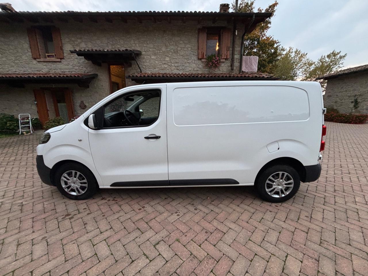 Citroen Jumpy 2.0 BlueHDi 120 CV 3 POSTI - 12/2017