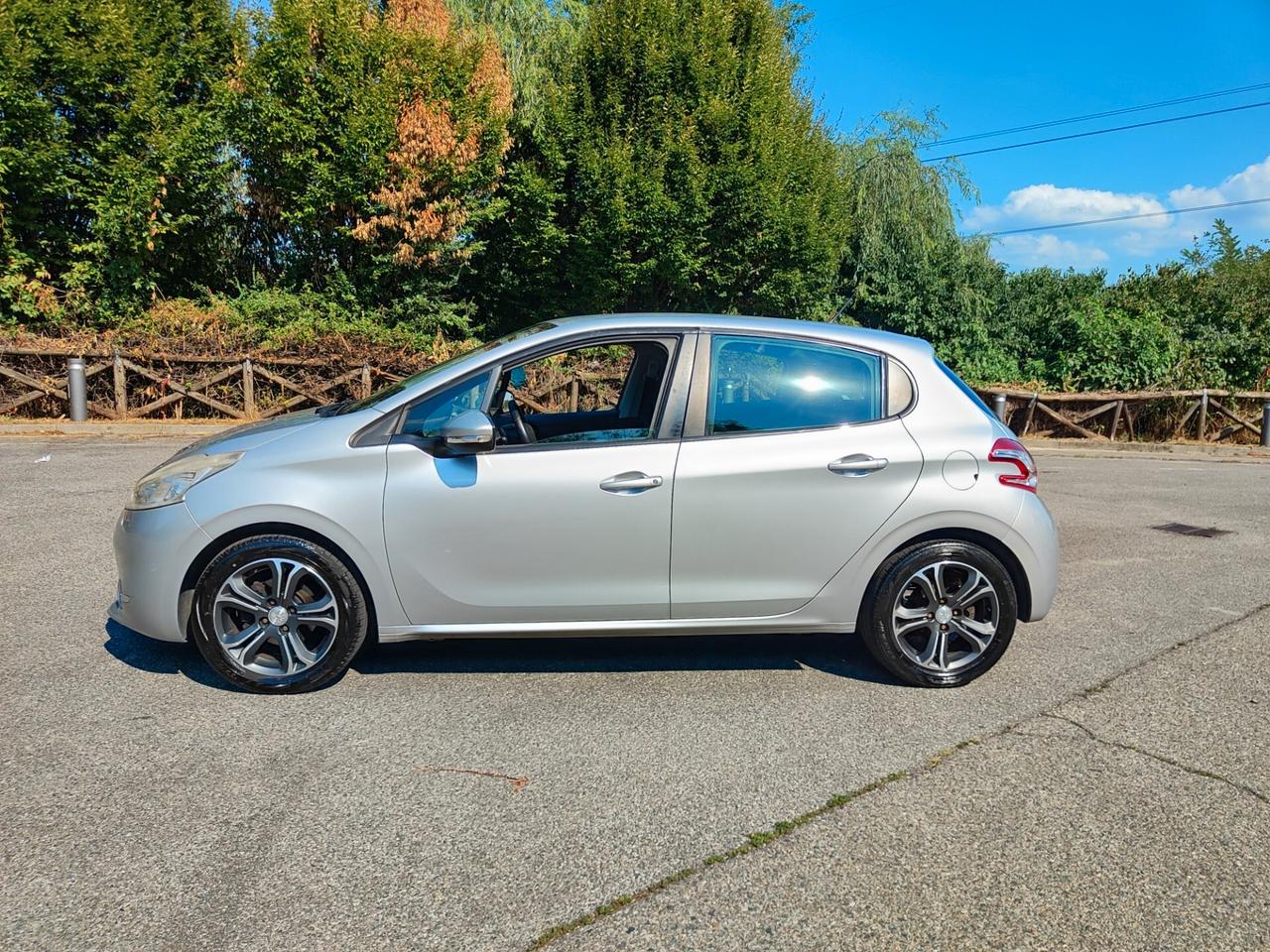 Peugeot 208 1.4 GPL