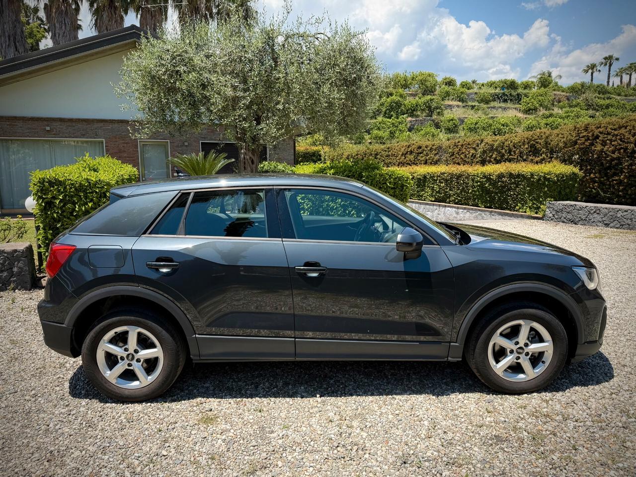 Audi Q2 35 TDI S tronic Business