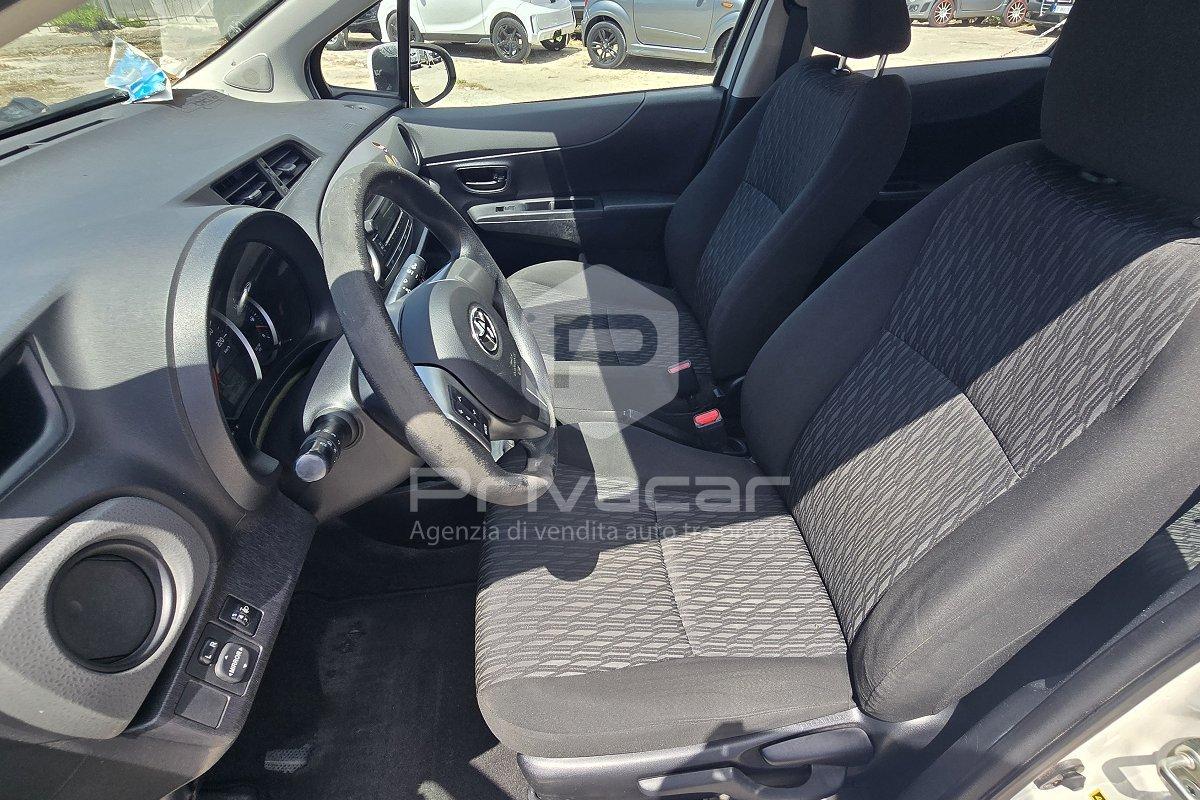 TOYOTA Yaris 1.0 5 porte