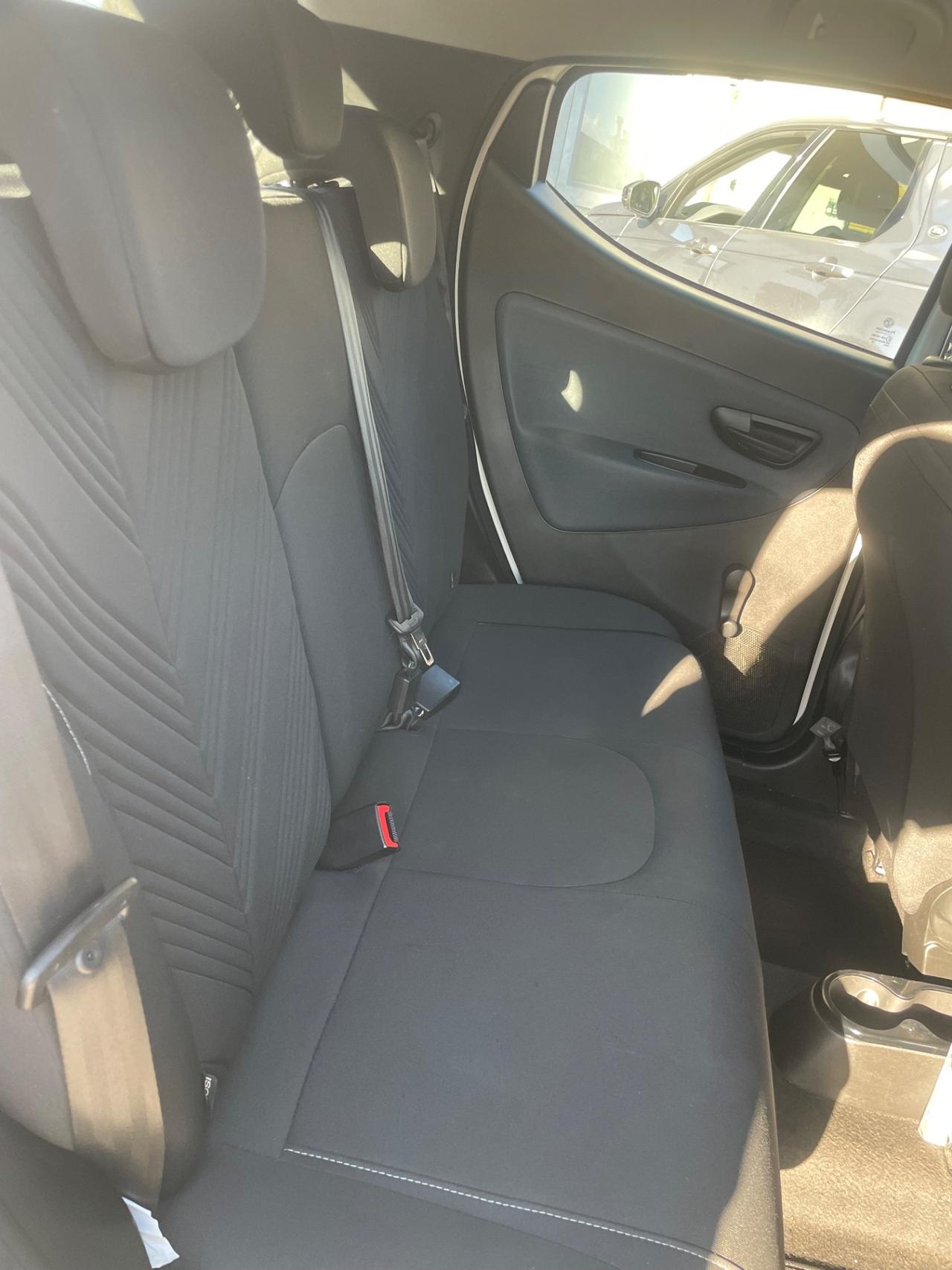 Lancia Ypsilon 1.0 FireFly 5 porte S&S Hybrid Gold