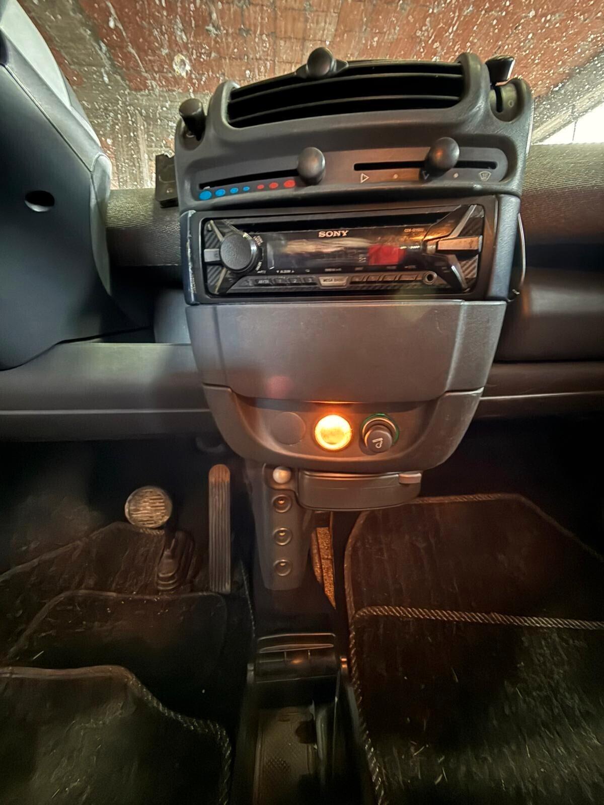 Smart ForTwo 700 coupé pure (45 kW)