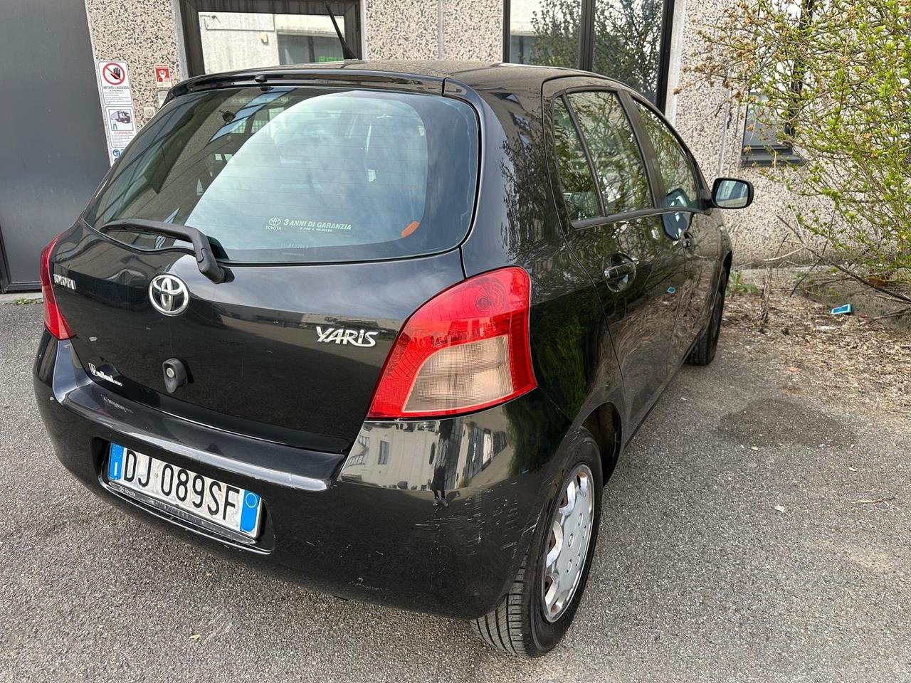 Toyota Yaris 1.0 5 porte Sol