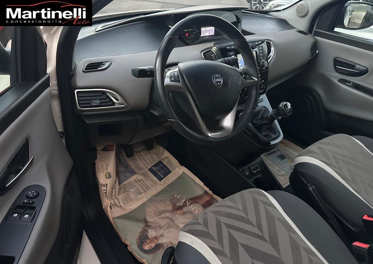 Lancia Ypsilon 1.2 69 CV 5 porte Gold