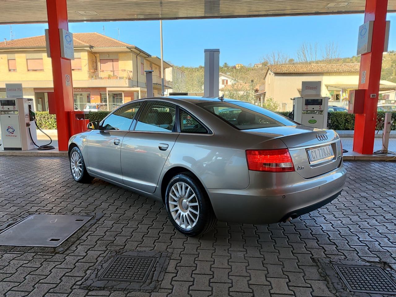Audi A6 3.0 V6 TDI quattro 2006 berlina promo