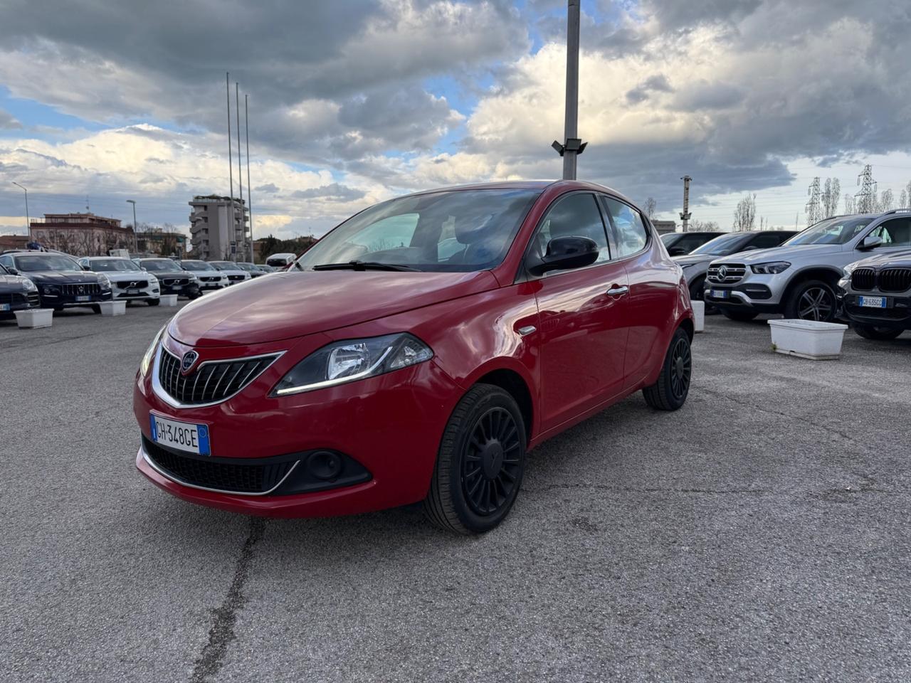 Lancia Ypsilon 1.0 FireFly 5 porte S&S Hybrid Ecochic Silver