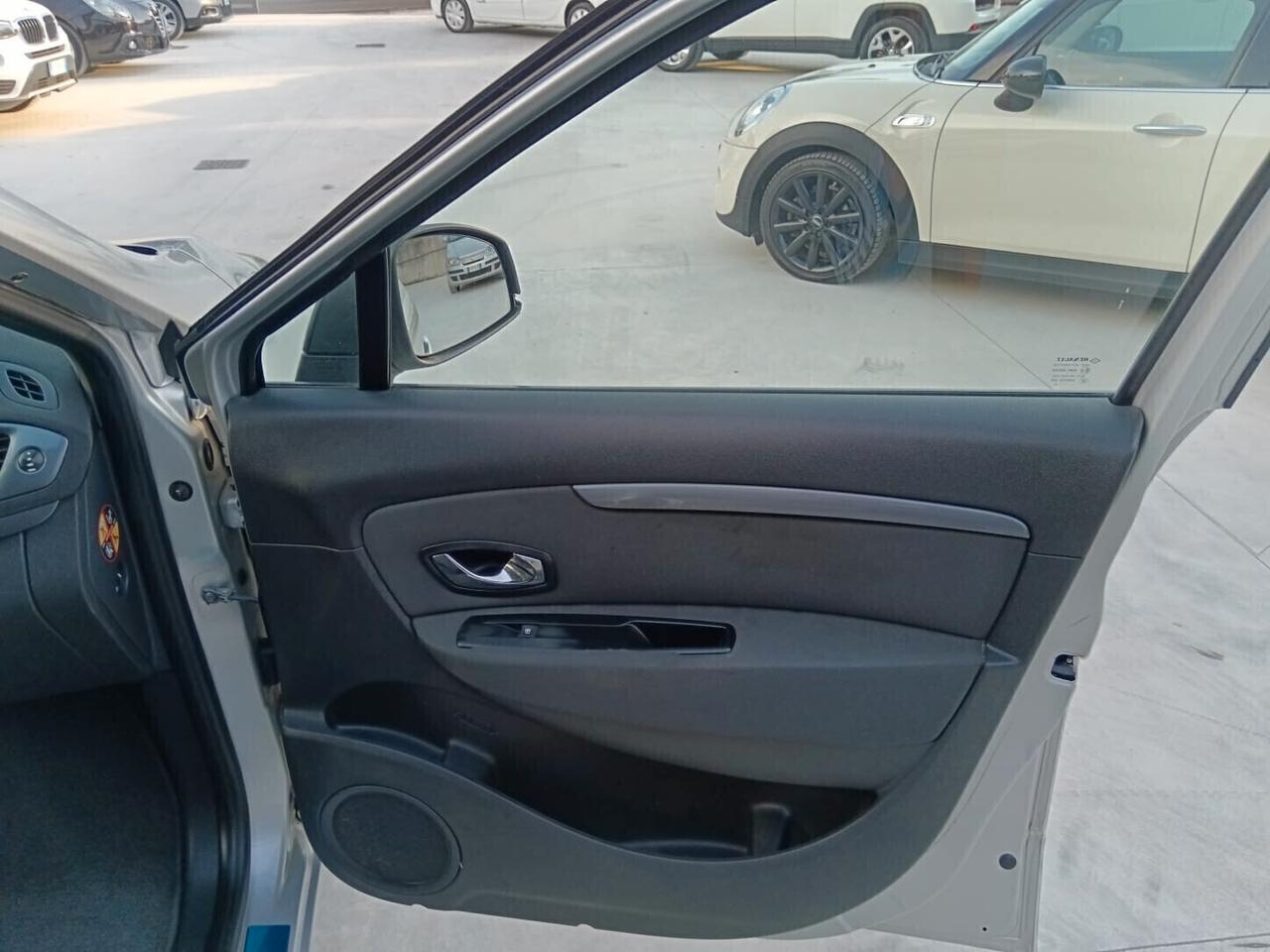 Scénic XMod 1.5 dCi Limited "UNIPRO"