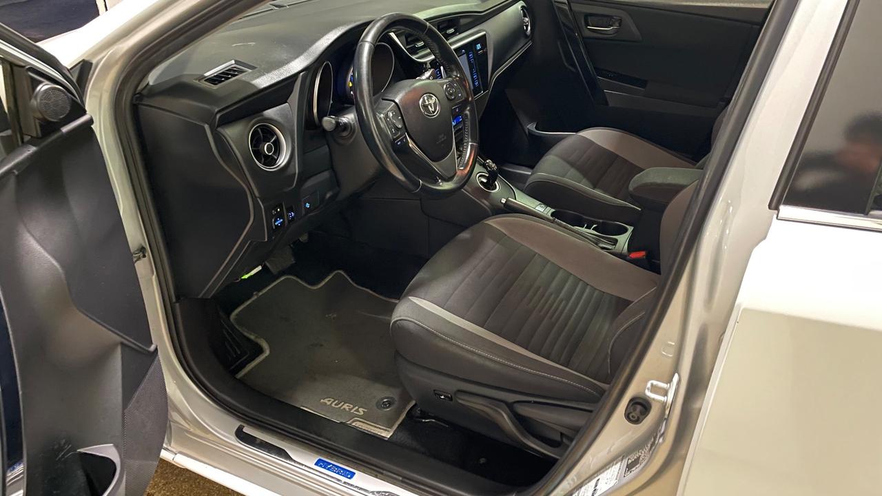 Toyota Auris Touring Sports 1.8 Hybrid Business (Taxi)