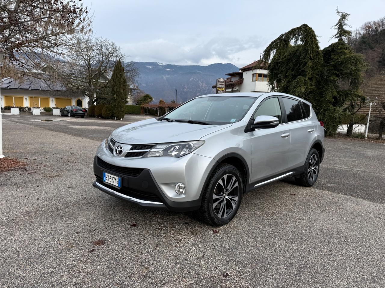 Toyota RAV 4 RAV4 2.0 D-4D 4WD Lounge White Ed.