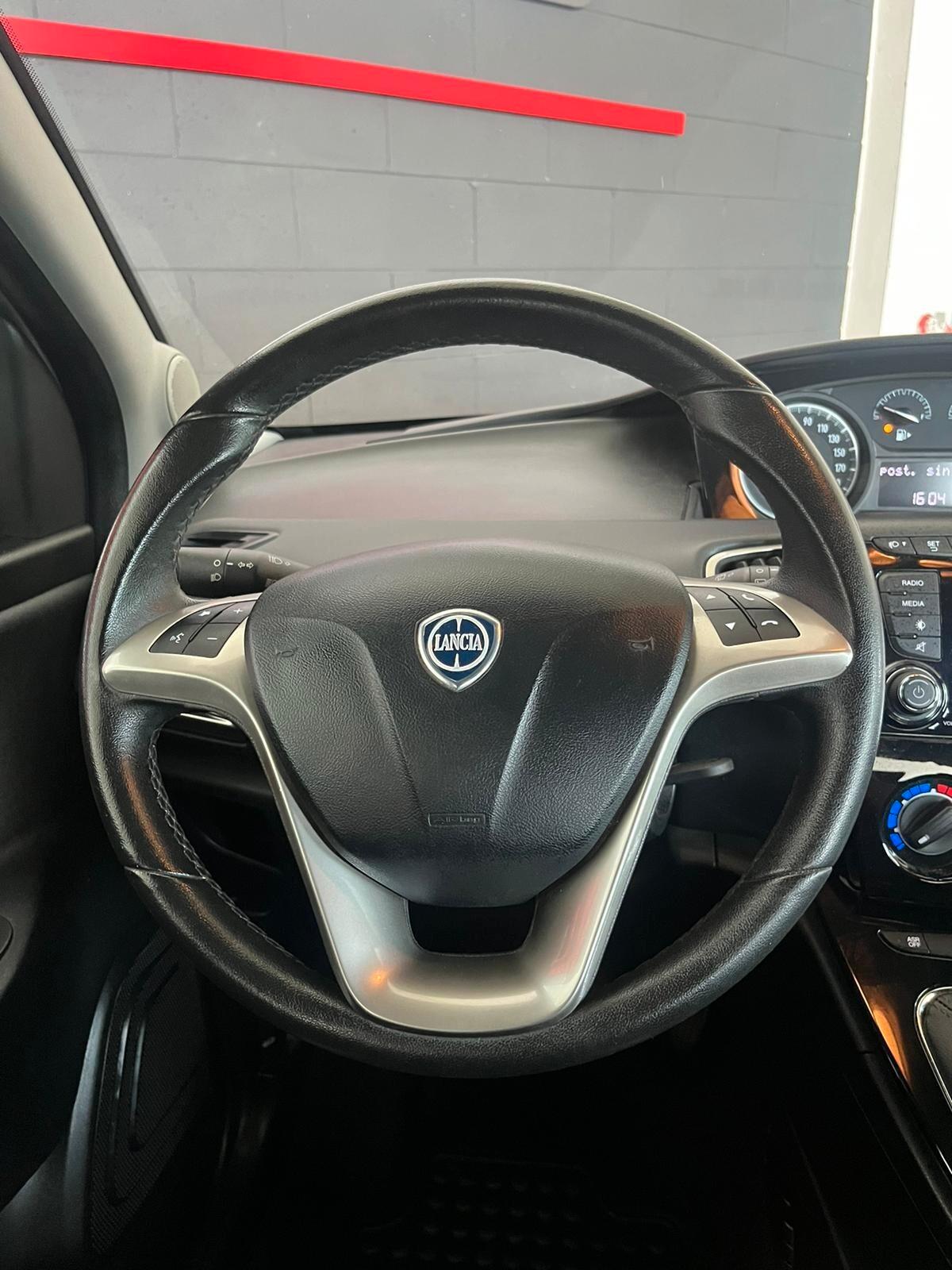 Lancia Ypsilon 1.2 69 CV 5 porte Gold NON VINCOLATO A FINANZ