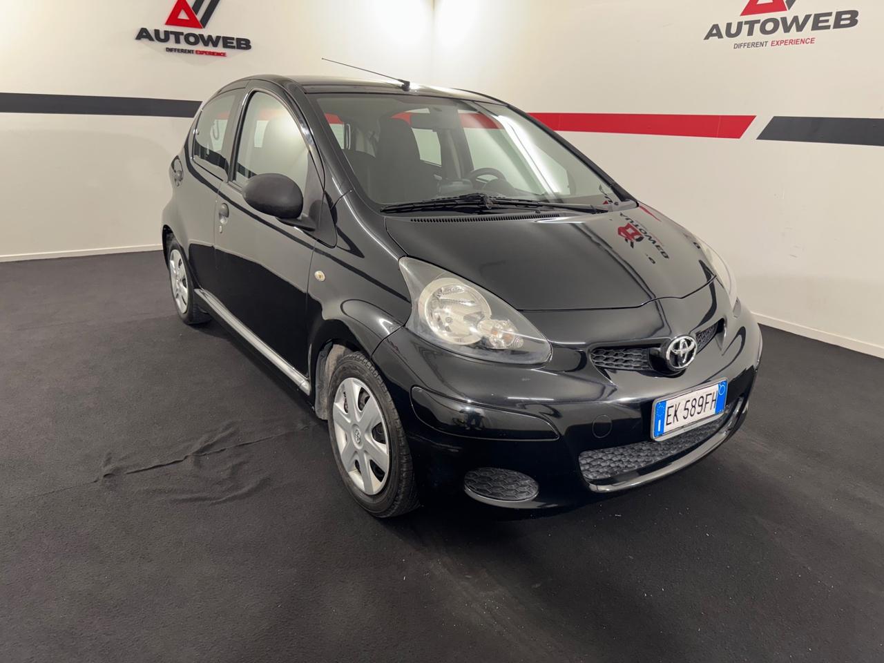 Toyota Aygo 1.0 12V VVT-i 5 porte Deep Ocean Connect MMT