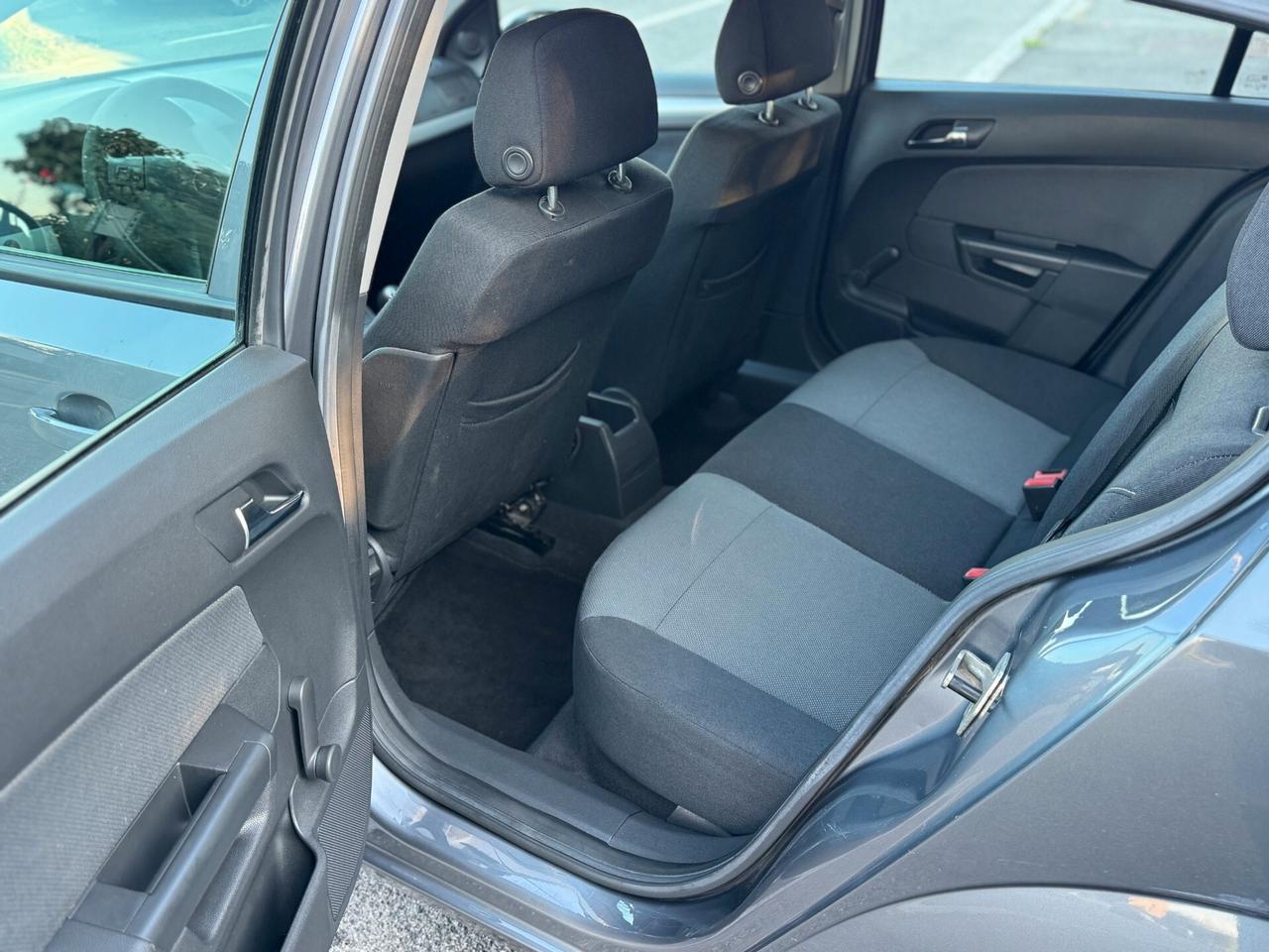 Opel Astra 1.4 16V Twinport 5 porte Enjoy